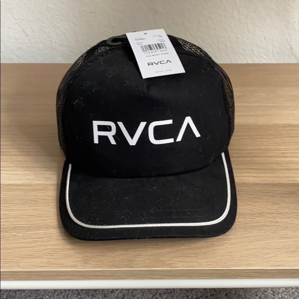 NEVER WORN, RVCA adjustable hat